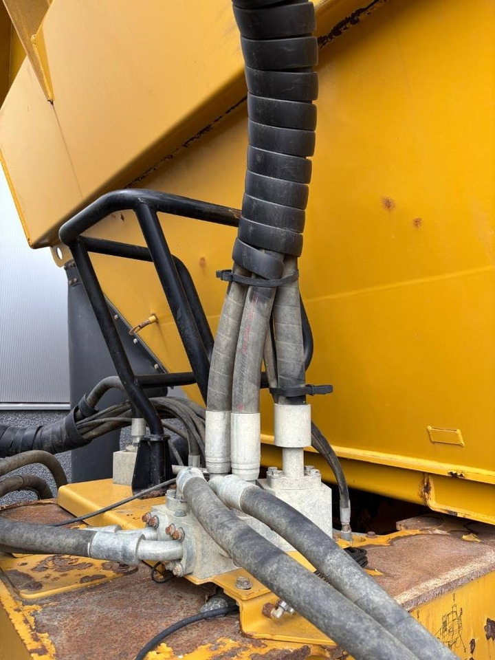 Articulated dumper CAT 745 C: picture 24