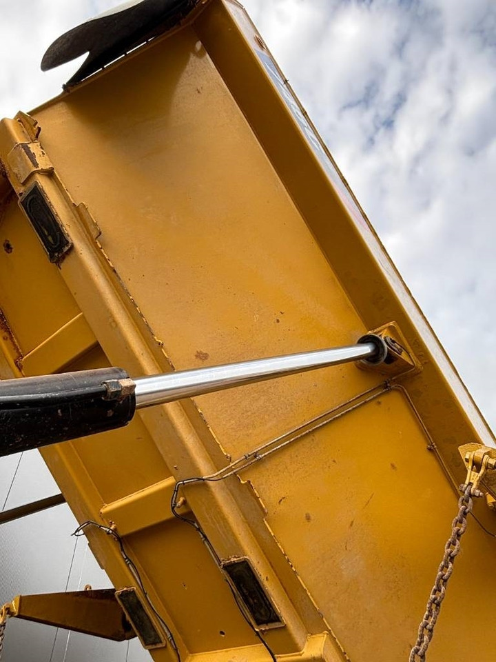 Articulated dumper CAT 745 C: picture 19