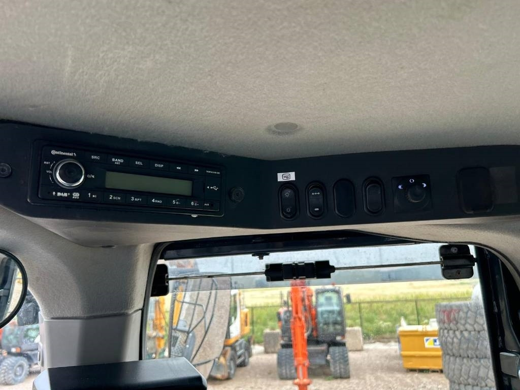 Wheel loader Komatsu WA 475-10E0: picture 16