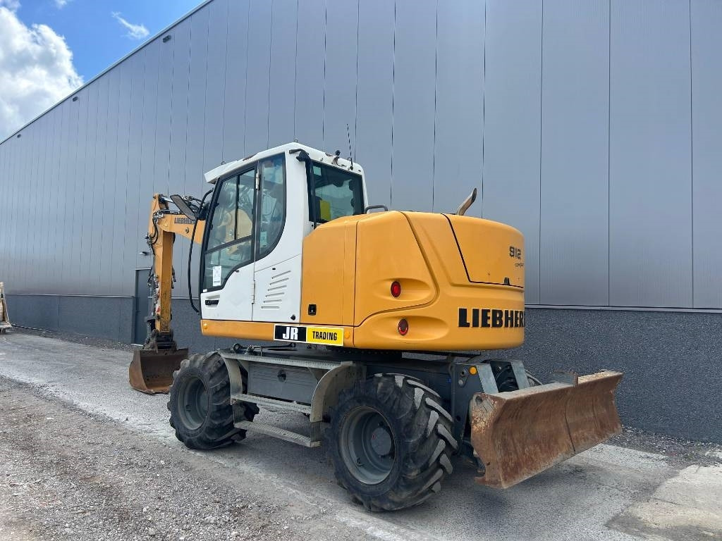 Liebherr A 912 Compact (2 Buckets) - Wheel excavator: picture 3 Liebherr A 912 Compact (2 Buckets) - Wheel excavator: picture 3