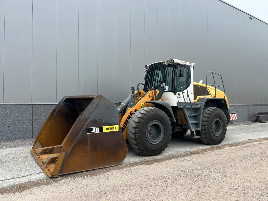 Liebherr L 550 (Comes with High-tip - Mit Hochkipper) - Wheel loader: picture 2 Liebherr L 550 (Comes with High-tip - Mit Hochkipper) - Wheel loader: picture 2