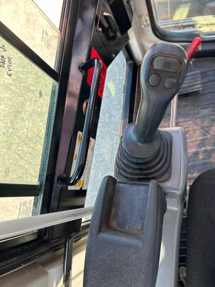 Crawler excavator Takeuchi TB 2150 R: picture 19