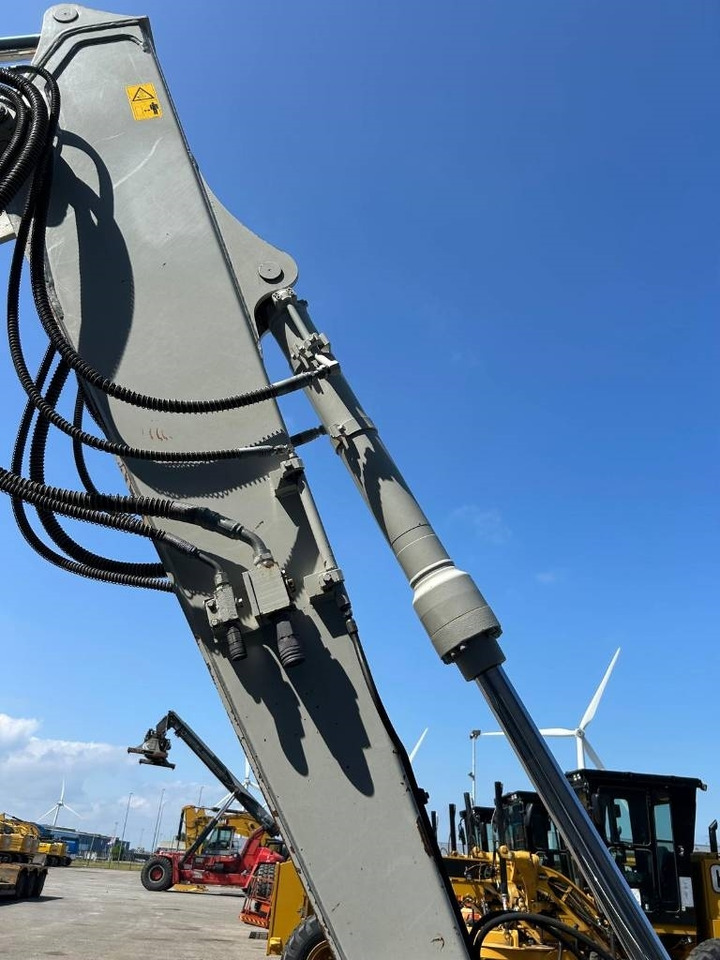 Crawler excavator Takeuchi TB 2150 R: picture 27