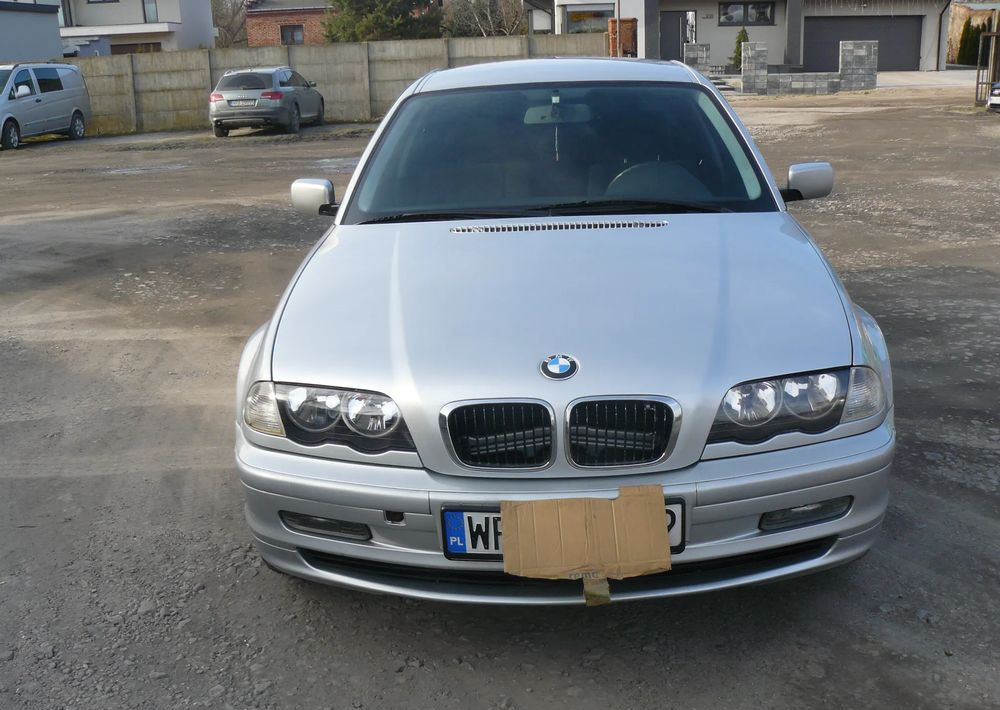 BMW Seria 3 320i - Sedan: picture 1 BMW Seria 3 320i - Sedan: picture 1