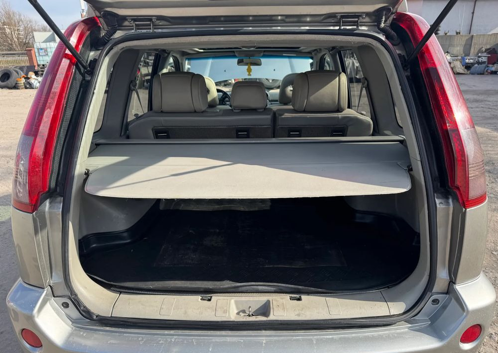 SUV Nissan X-Trail 2.2 dCi 4x2 Comfort: picture 6