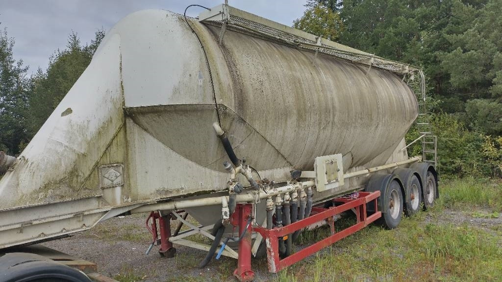 Feldbinder Säiliö puolikas - Tanker semi-trailer: picture 4 Feldbinder Säiliö puolikas - Tanker semi-trailer: picture 4