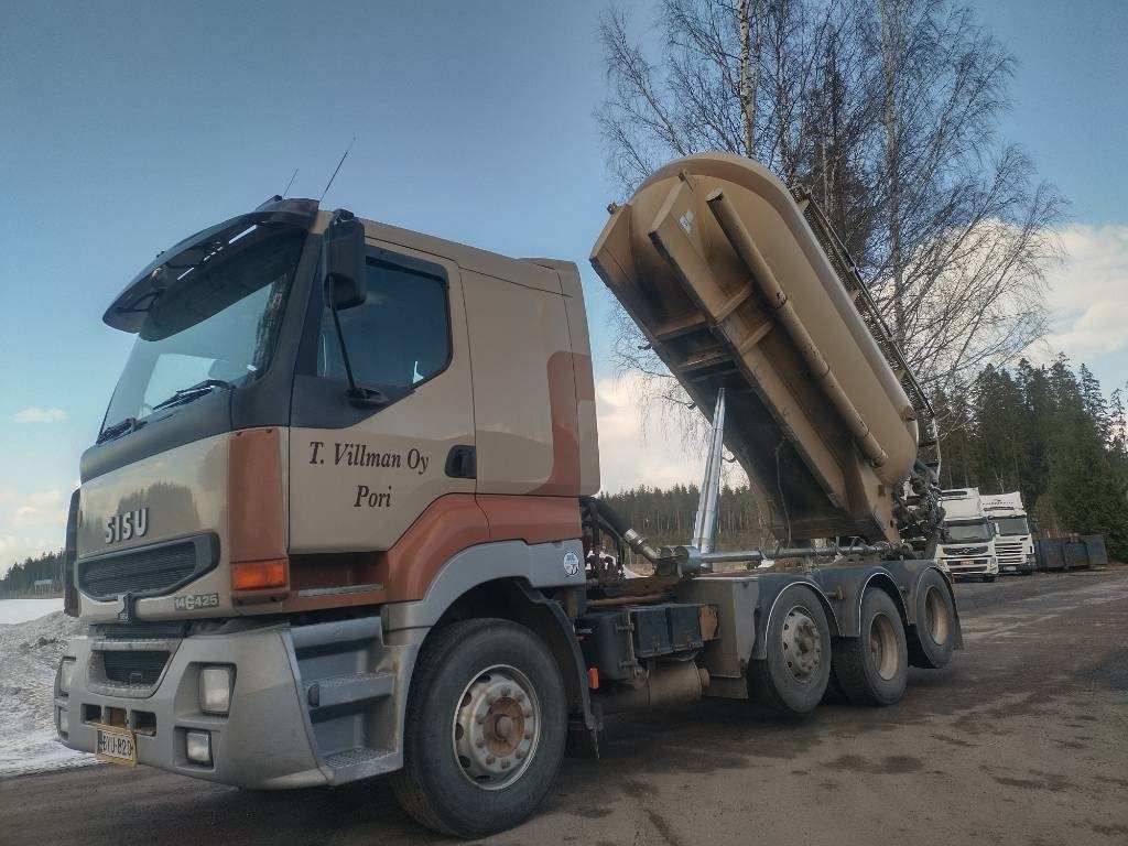Sisu E14 8x2 kippipainepytty+kompura - Tanker truck: picture 1 Sisu E14 8x2 kippipainepytty+kompura - Tanker truck: picture 1