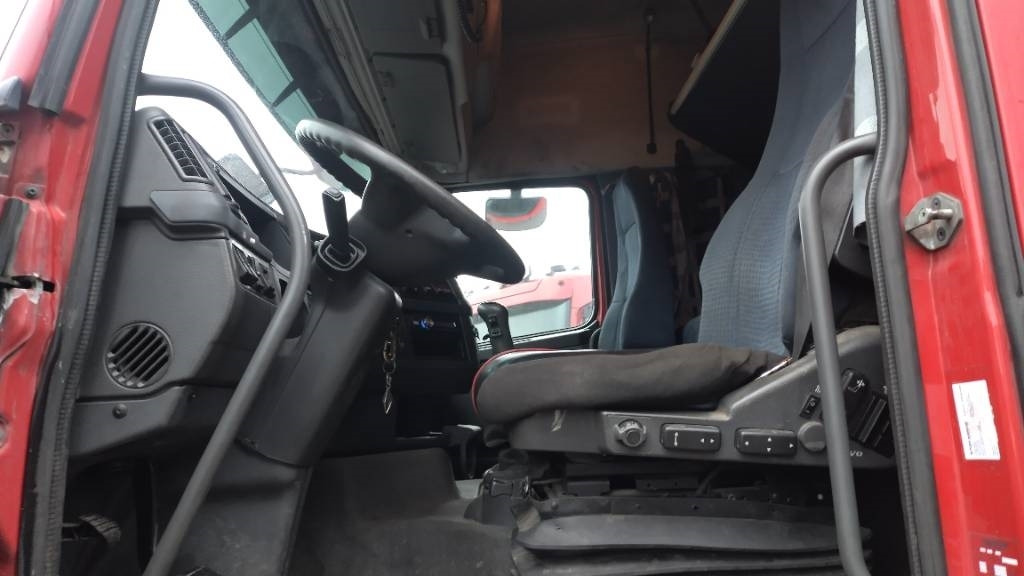 Volvo FH480 6x2 takateli veturi, hydrauliikka,manuaali  - Tractor unit: picture 5 Volvo FH480 6x2 takateli veturi, hydrauliikka,manuaali  - Tractor unit: picture 5