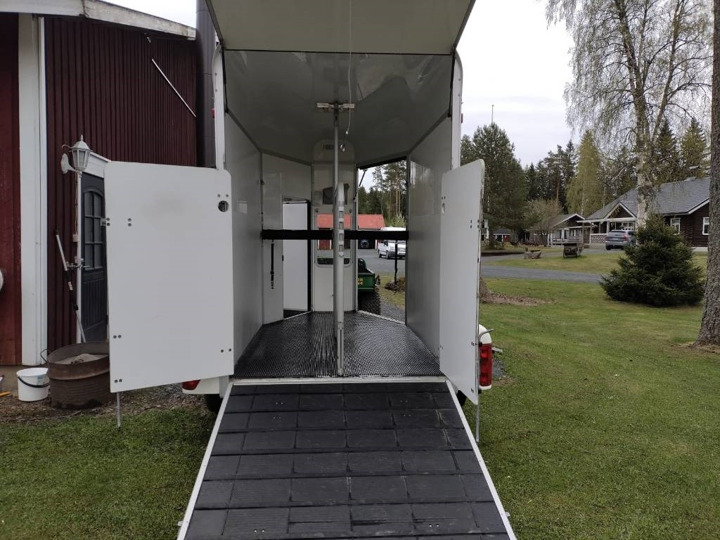 Umeå A45 Hevostraileri, etupurku - Livestock trailer: picture 2 Umeå A45 Hevostraileri, etupurku - Livestock trailer: picture 2