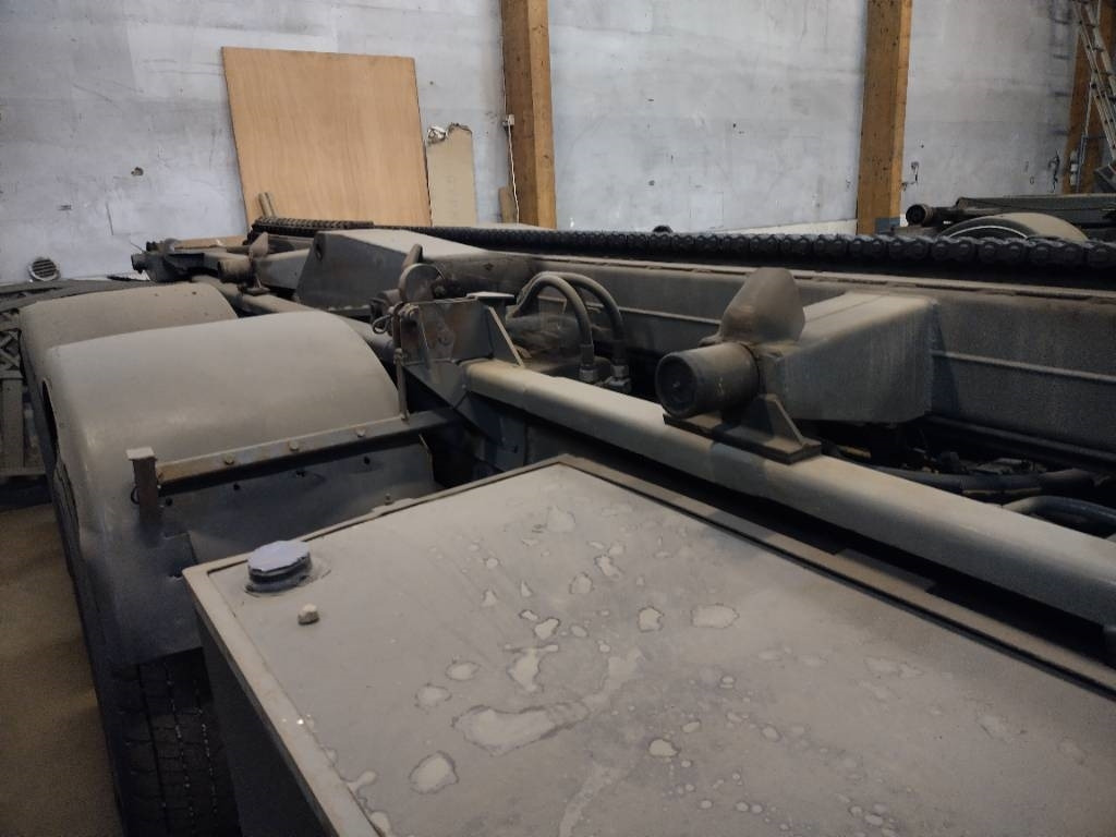 Volvo F12 6x2 ketjulaitteilla, Museointiin - Skip loader truck: picture 3 Volvo F12 6x2 ketjulaitteilla, Museointiin - Skip loader truck: picture 3