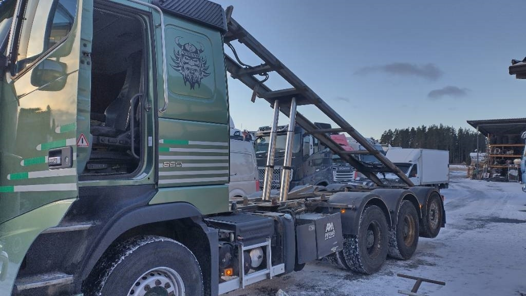 Volvo FH16 8x4 kippaavat konttilaitteet - Tipper: picture 5 Volvo FH16 8x4 kippaavat konttilaitteet - Tipper: picture 5