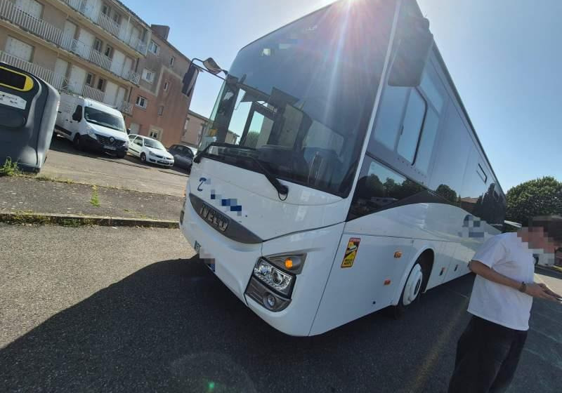 Iveco CROSSWAY/ SPROWADZONY / KLIMA / 64 MIEJSCA - Suburban bus: picture 1 Iveco CROSSWAY/ SPROWADZONY / KLIMA / 64 MIEJSCA - Suburban bus: picture 1
