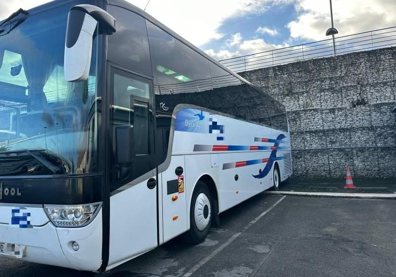 VanHool TX15 ACRON / SPROWADZONY / MANUAL / PANORAMA DACH - Coach: picture 1 VanHool TX15 ACRON / SPROWADZONY / MANUAL / PANORAMA DACH - Coach: picture 1