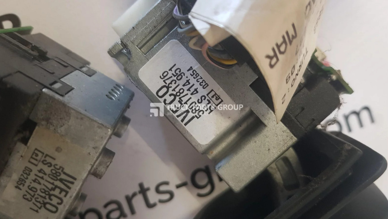 IVECO IVECO STRALIS EURO6 understeering switch control units 41223123, 5801781371, 5801781376, 5802518451. - Steering column switch for Truck: picture 4 IVECO IVECO STRALIS EURO6 understeering switch control units 41223123, 5801781371, 5801781376, 5802518451. - Steering column switch for Truck: picture 4