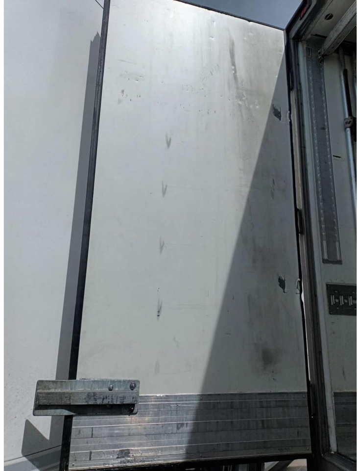 2018 Krone SDR Double Deck Cool Liner FP60 ThermoKing SLXi 300 Lifting Axle leasing 2018 Krone SDR Double Deck Cool Liner FP60 ThermoKing SLXi 300 Lifting Axle: picture 8
