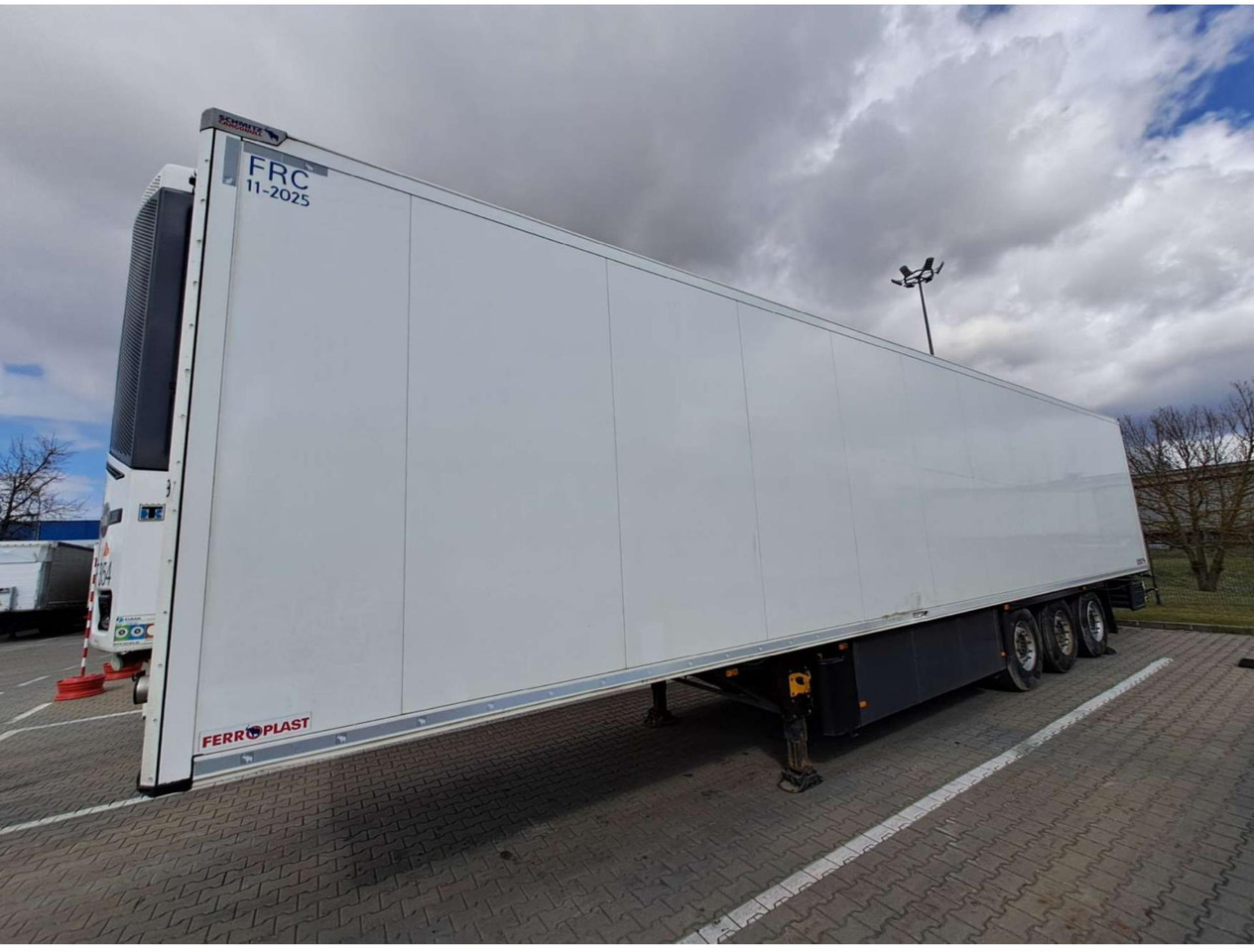 2019/2020 Schmitz Cargobull SKO FP 60 ThermoKing SLXi 300 - Refrigerator semi-trailer: picture 4 2019/2020 Schmitz Cargobull SKO FP 60 ThermoKing SLXi 300 - Refrigerator semi-trailer: picture 4