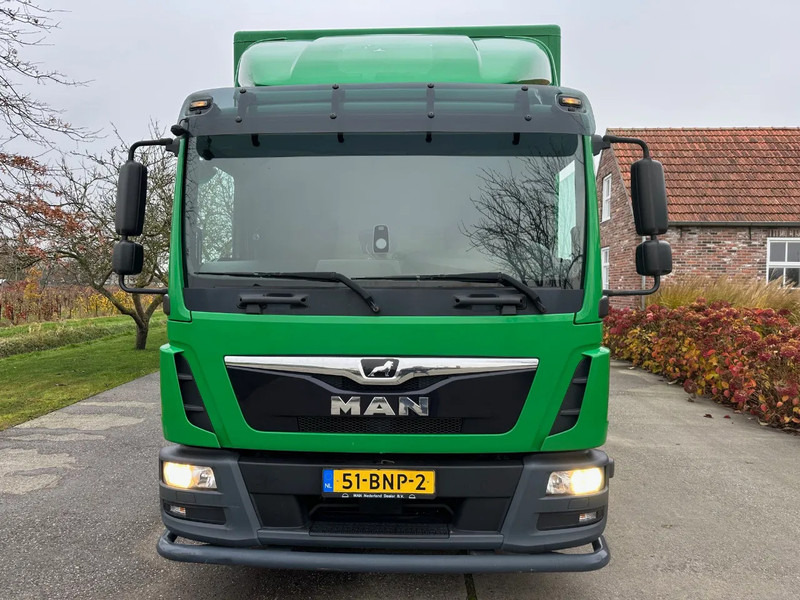 MAN TGL 10.180 / NL TRUCK / EURO6 / BOX+LIFT+SIDE DOOR / LOW KM / TOP!! - Box truck: picture 2 MAN TGL 10.180 / NL TRUCK / EURO6 / BOX+LIFT+SIDE DOOR / LOW KM / TOP!! - Box truck: picture 2