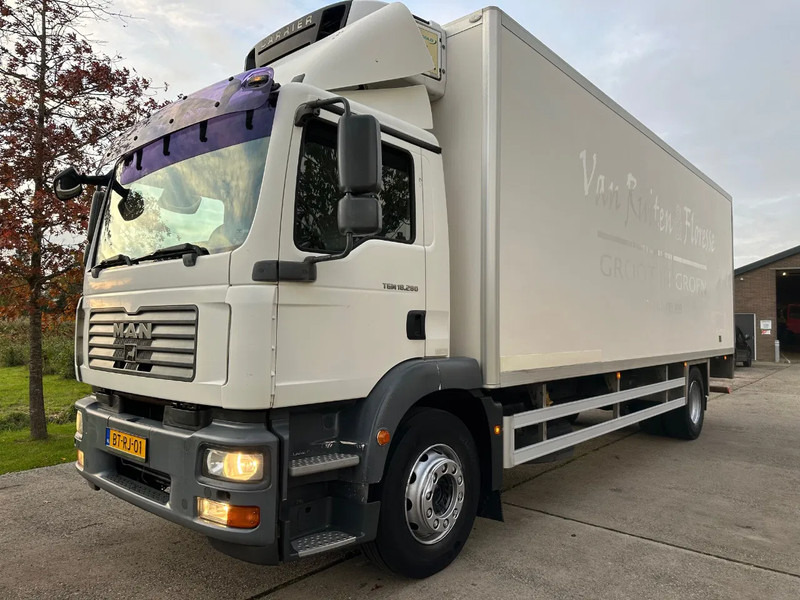 MAN TGM 18.280 / NL TRUCK / EURO 4 / CLIMA / DOORS+LIFT+SIDE DOOR / CARRIER FRIGO (print broken!) - Refrigerator truck: picture 1 MAN TGM 18.280 / NL TRUCK / EURO 4 / CLIMA / DOORS+LIFT+SIDE DOOR / CARRIER FRIGO (print broken!) - Refrigerator truck: picture 1