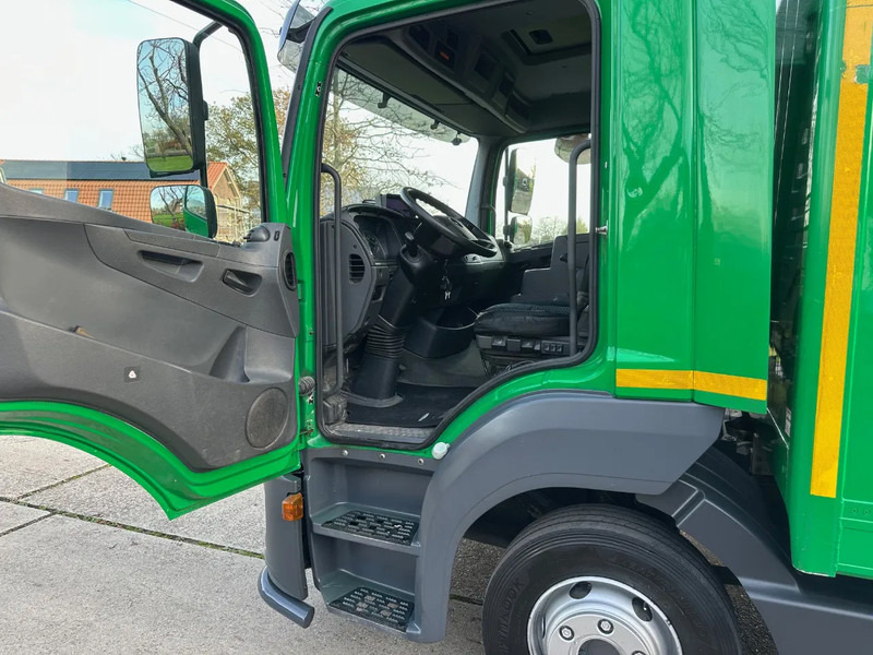 Mercedes-Benz Atego 1018 / NL TRUCK / AIRCO / BOX+LIFT+SIDE DOOR / AUTOMATIC - Box truck: picture 4 Mercedes-Benz Atego 1018 / NL TRUCK / AIRCO / BOX+LIFT+SIDE DOOR / AUTOMATIC - Box truck: picture 4