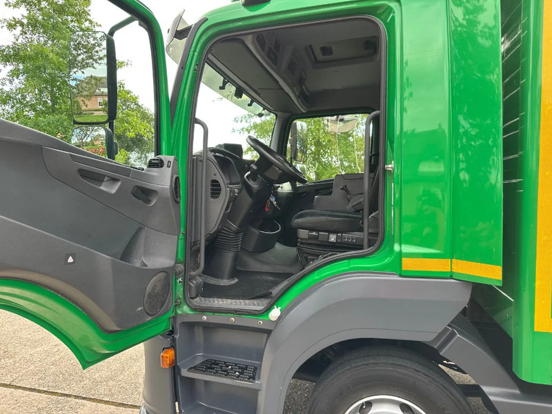 Mercedes-Benz Atego 1018 / NL TRUCK / LOW KM / AIRCO / BOX+LIFT+SIDEDOOR / 10T / AUTOMATIC - Box truck: picture 4 Mercedes-Benz Atego 1018 / NL TRUCK / LOW KM / AIRCO / BOX+LIFT+SIDEDOOR / 10T / AUTOMATIC - Box truck: picture 4