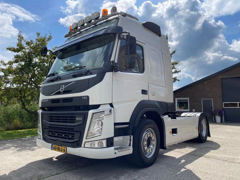 Volvo FM 460 EURO 6 / TOP!! / NL TRUCK / GLOBETROTTER / SAFETY SYSTEMS - Tractor unit: picture 1 Volvo FM 460 EURO 6 / TOP!! / NL TRUCK / GLOBETROTTER / SAFETY SYSTEMS - Tractor unit: picture 1