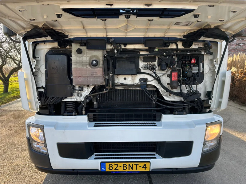 Volvo FE 320 / NL TRUCK / 26ton / EURO 4 / 6X2 / AIRCO / CURTAIN SAILS / LIFT AXLE / NEW TUV - Curtain side truck: picture 4 Volvo FE 320 / NL TRUCK / 26ton / EURO 4 / 6X2 / AIRCO / CURTAIN SAILS / LIFT AXLE / NEW TUV - Curtain side truck: picture 4