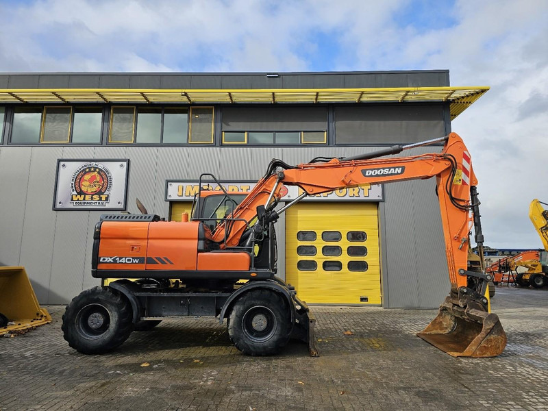 Doosan DX 140W - Wheel excavator: picture 5 Doosan DX 140W - Wheel excavator: picture 5