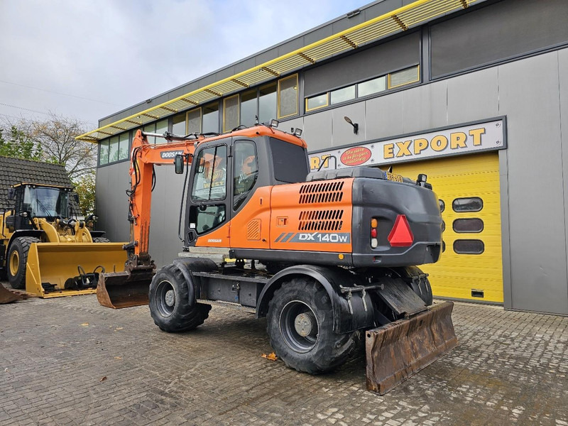 Doosan DX 140W - Wheel excavator: picture 3 Doosan DX 140W - Wheel excavator: picture 3