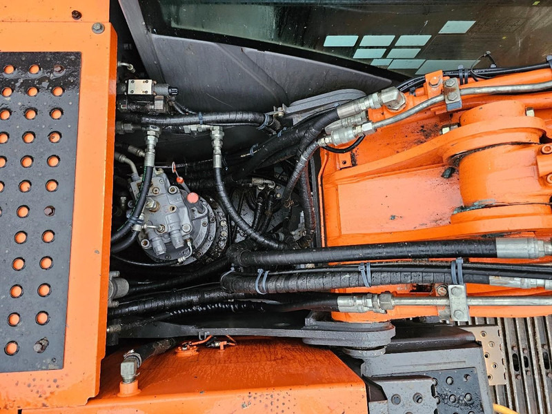 Excavator Hitachi ZX210LCN-3: picture 12