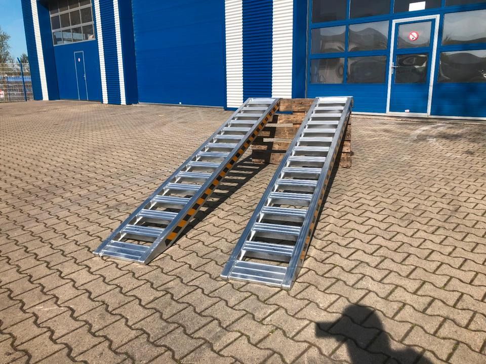 Alurampen Satz 3m 3000KG Minibagger Minilader Quad Auffahrrampe *INKL.19% MWST* - Loading ramp: picture 2 Alurampen Satz 3m 3000KG Minibagger Minilader Quad Auffahrrampe *INKL.19% MWST* - Loading ramp: picture 2