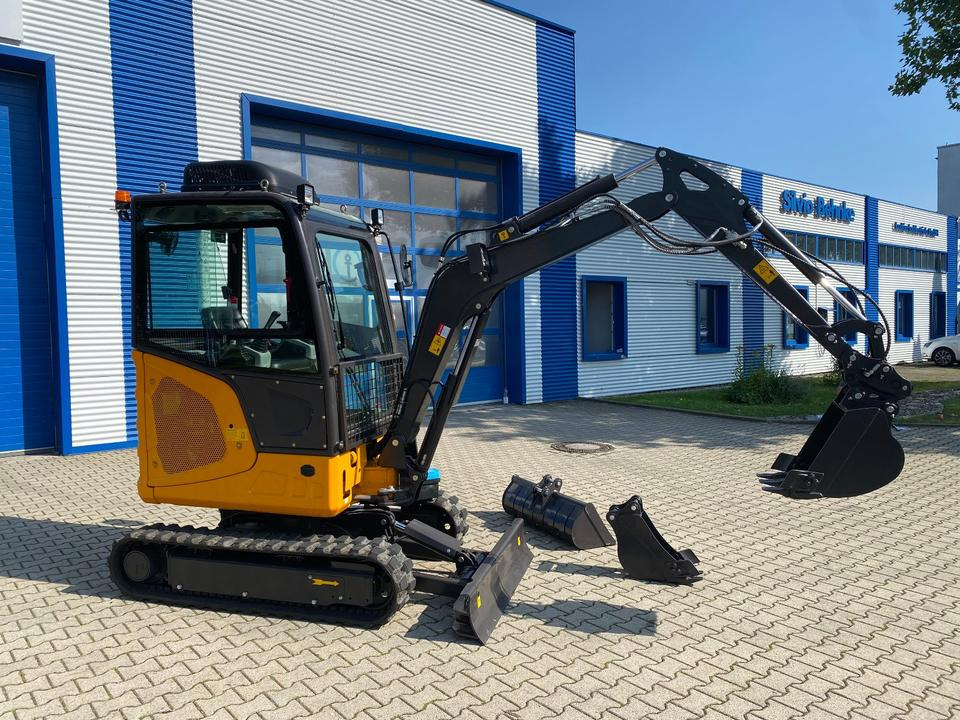 Minibagger BK2800ASR inkl. Schaufelpaket *INKL.19% MWST*BERGER KRAUS*KUBOTA*SCHWENKARM* VERSTELLFAHRWERK*KLIMA* - Mini excavator: picture 4 Minibagger BK2800ASR inkl. Schaufelpaket *INKL.19% MWST*BERGER KRAUS*KUBOTA*SCHWENKARM* VERSTELLFAHRWERK*KLIMA* - Mini excavator: picture 4