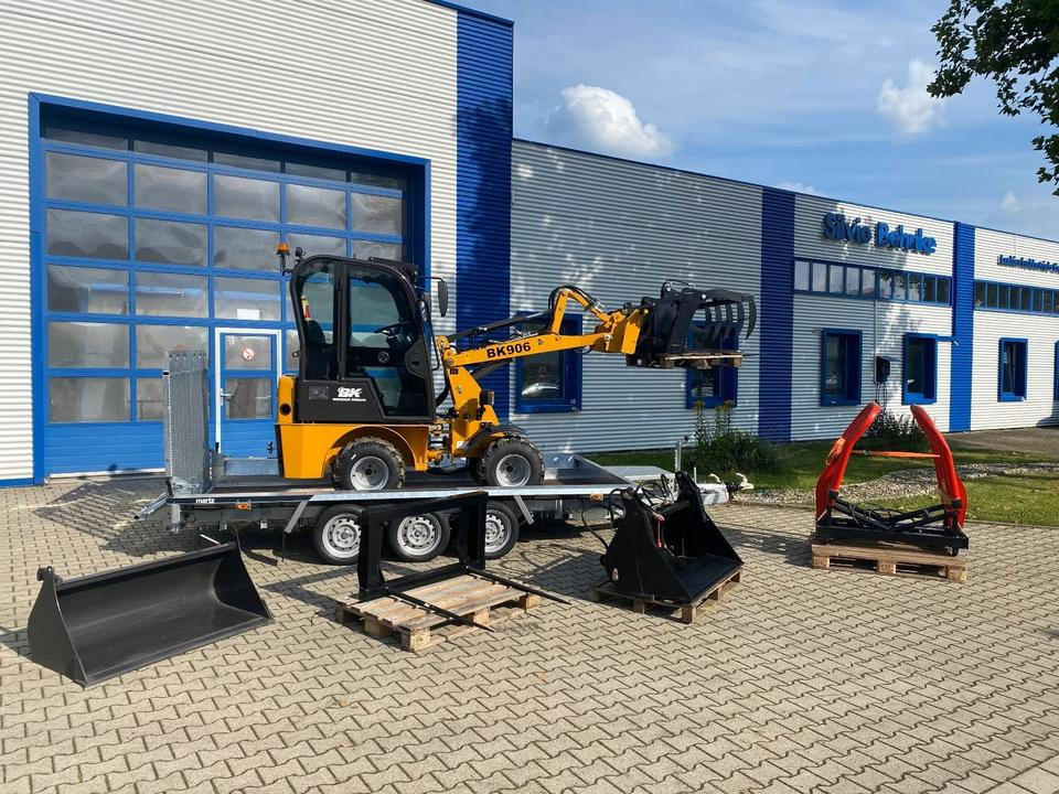 Radlader/Hoflader BK906 Kabine inkl. Tieflader und großem Zubehörpaket *INKL.19% MWST*BERGER KRAUS*PERKINS*CE*SOFORT!* - Compact loader: picture 1 Radlader/Hoflader BK906 Kabine inkl. Tieflader und großem Zubehörpaket *INKL.19% MWST*BERGER KRAUS*PERKINS*CE*SOFORT!* - Compact loader: picture 1