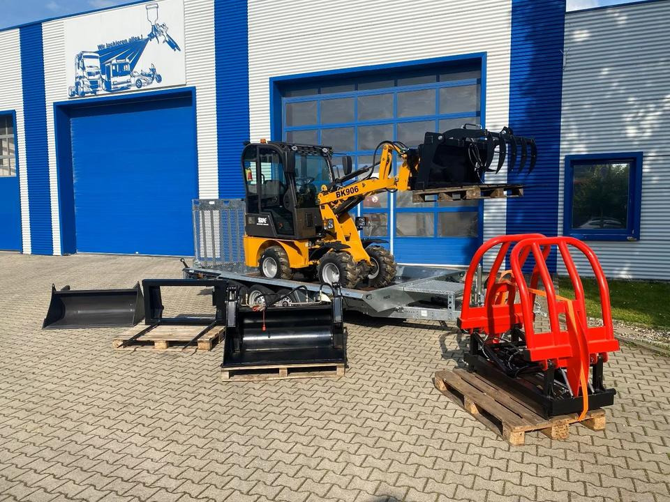Radlader/Hoflader BK906 Kabine inkl. Tieflader und großem Zubehörpaket *INKL.19% MWST*BERGER KRAUS*PERKINS*CE*SOFORT!* - Compact loader: picture 3 Radlader/Hoflader BK906 Kabine inkl. Tieflader und großem Zubehörpaket *INKL.19% MWST*BERGER KRAUS*PERKINS*CE*SOFORT!* - Compact loader: picture 3
