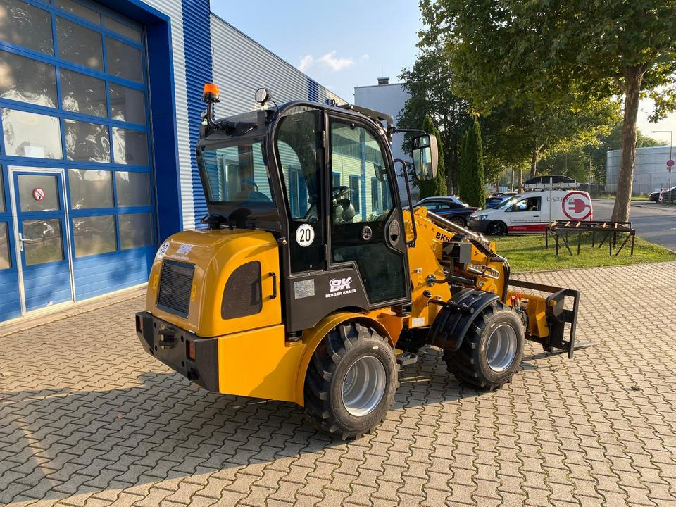 Teleskoplader/Radlader BK810T inkl. Gabel/Schaufelpaket *INKL.19% MWST*BERGER KRAUS*KUBOTA*EURO*CE* - Compact loader: picture 5 Teleskoplader/Radlader BK810T inkl. Gabel/Schaufelpaket *INKL.19% MWST*BERGER KRAUS*KUBOTA*EURO*CE* - Compact loader: picture 5