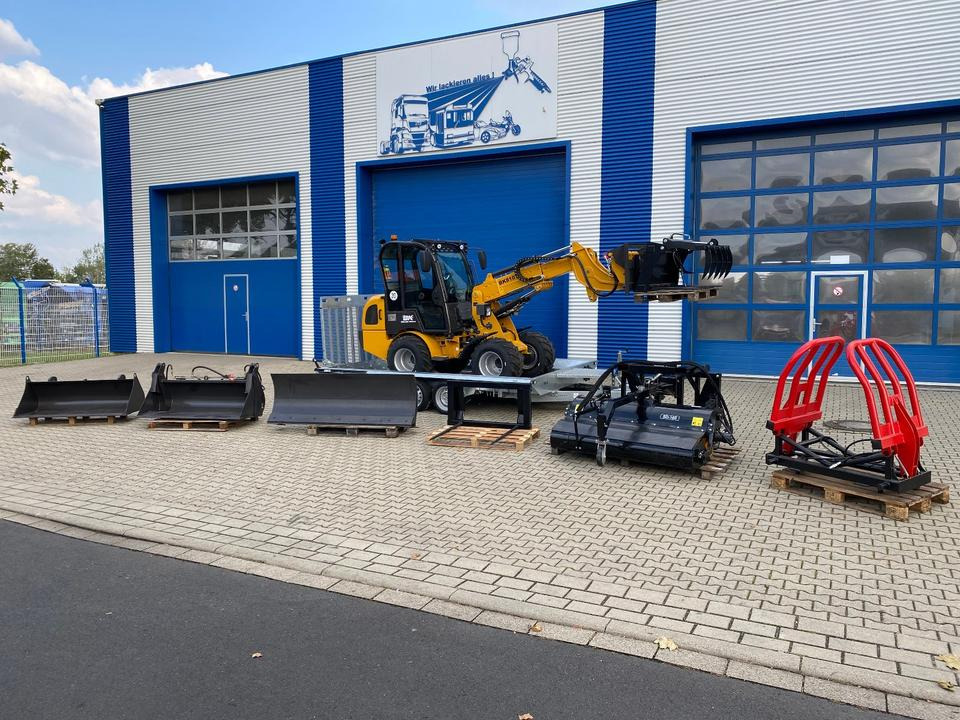 Teleskoplader/Radlader BK810T inkl. Tieflader und großem Zubehör *INKL.19% MWST*BERGER KRAUS*KUBOTA*EURO*CE* - Compact loader: picture 1 Teleskoplader/Radlader BK810T inkl. Tieflader und großem Zubehör *INKL.19% MWST*BERGER KRAUS*KUBOTA*EURO*CE* - Compact loader: picture 1