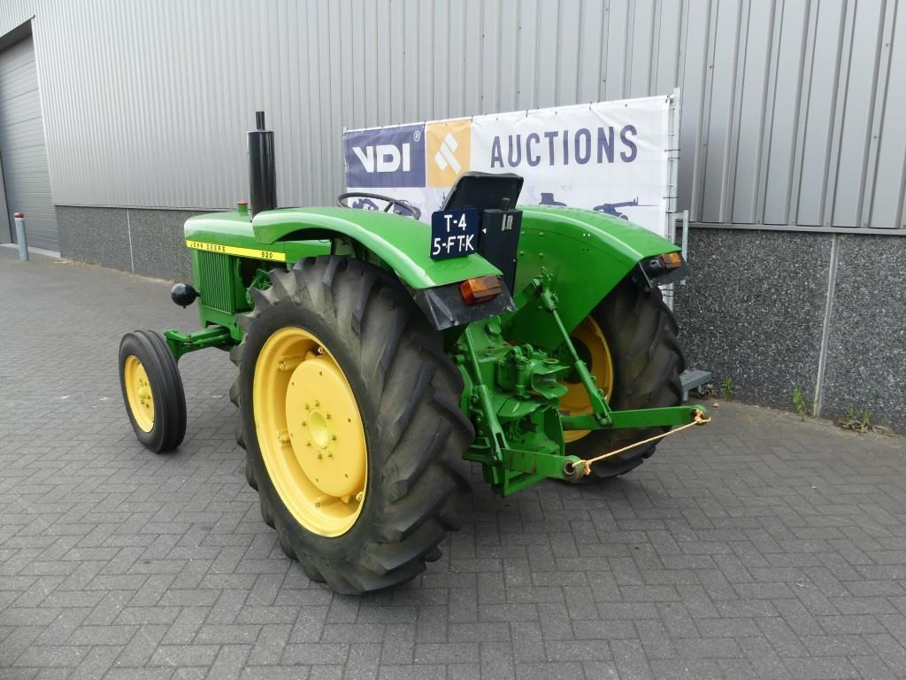 John Deere 920 - Farm tractor: picture 4 John Deere 920 - Farm tractor: picture 4
