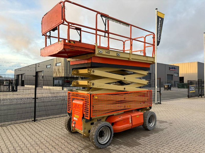 Scissor lift JLG 4069 LE: picture 1