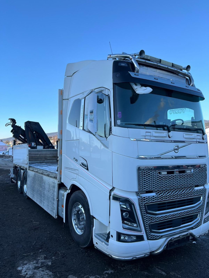 Volvo FH16 750 HIAB X-HIBRO 232 ES-5 6x4 - Crane truck: picture 3 Volvo FH16 750 HIAB X-HIBRO 232 ES-5 6x4 - Crane truck: picture 3