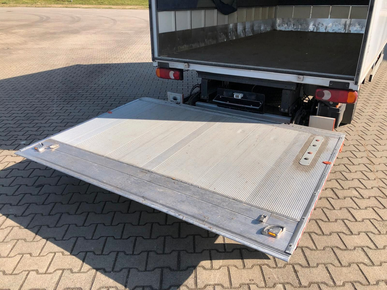 Renault MASTER RED 3.5T*LBW*Klima*4.2m*AUCH MIETE - Closed box van: picture 4 Renault MASTER RED 3.5T*LBW*Klima*4.2m*AUCH MIETE - Closed box van: picture 4
