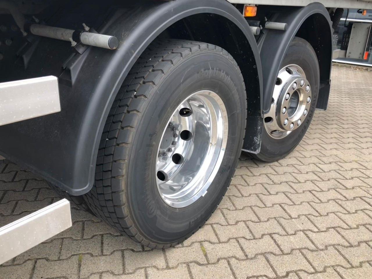 Volvo FE 350 26T 6x2 Lenkachse*ALU*LBW*EDSCHA - Curtain side truck: picture 5 Volvo FE 350 26T 6x2 Lenkachse*ALU*LBW*EDSCHA - Curtain side truck: picture 5