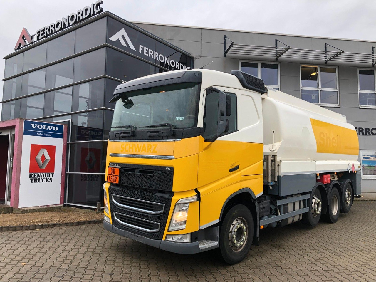 Volvo FH420 Tridem*ADR*3 Kammern 26700LT*ROHR*Sening - Tanker truck: picture 5 Volvo FH420 Tridem*ADR*3 Kammern 26700LT*ROHR*Sening - Tanker truck: picture 5