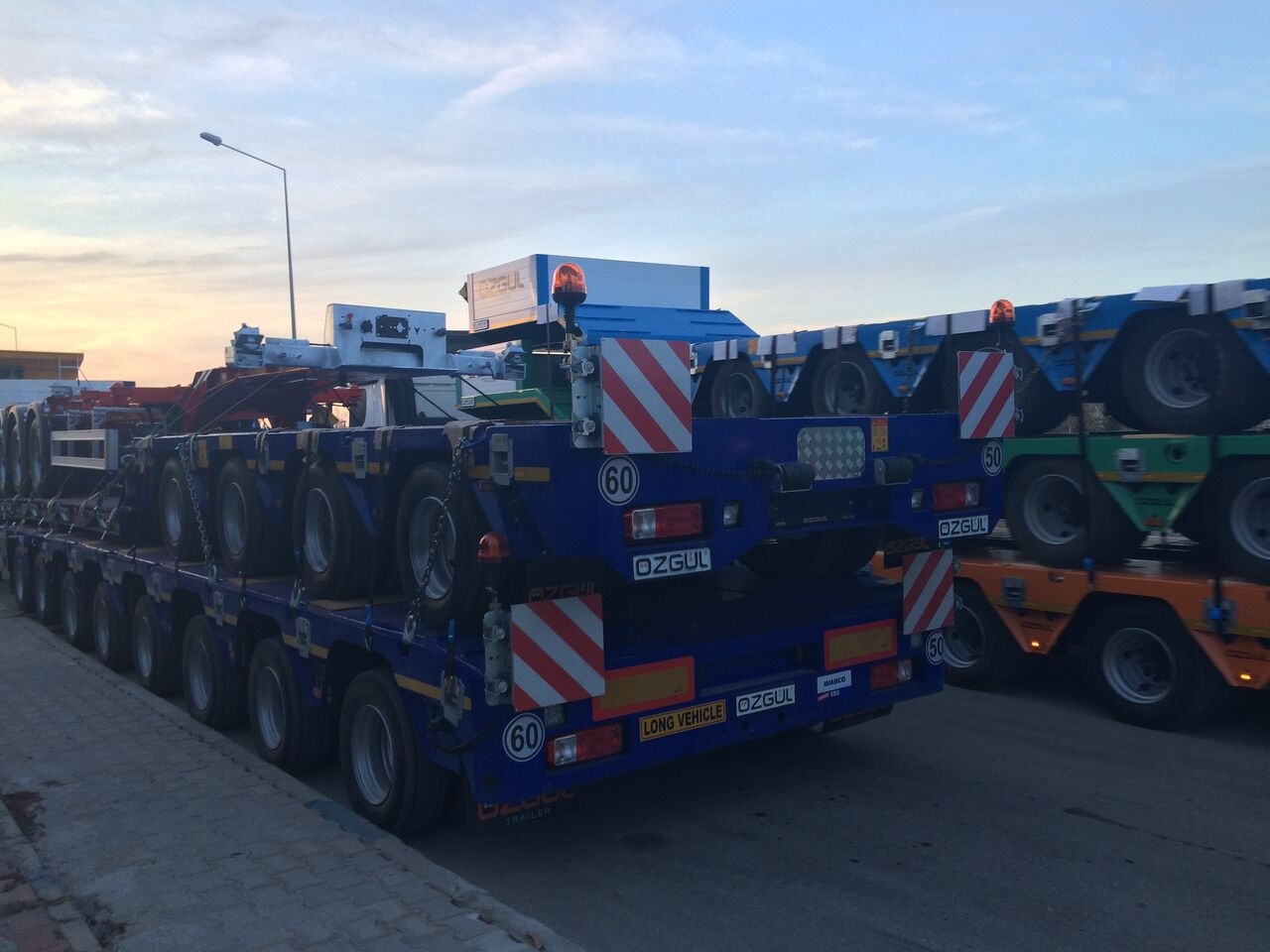 New Low loader trailer for transportation of heavy machinery Özgül 8 AXLE LOWBED SEMI TRAILER: picture 24