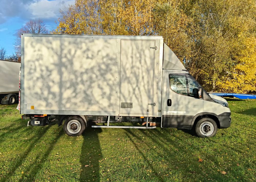 Iveco Daily 35S16 - Closed box van: picture 4 Iveco Daily 35S16 - Closed box van: picture 4