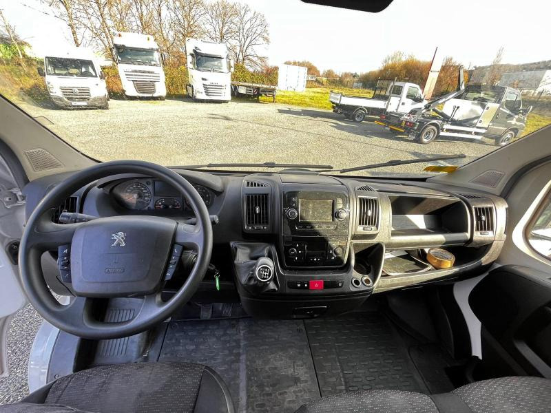 Interior photo 1: Panel van Peugeot Boxer L2H2 2,2L HDI