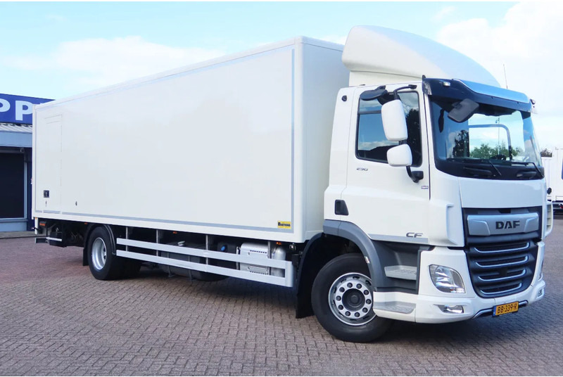 DAF CF 290 FA Bak + klep Dhollandia 2000 kg - Box truck: picture 2 DAF CF 290 FA Bak + klep Dhollandia 2000 kg - Box truck: picture 2