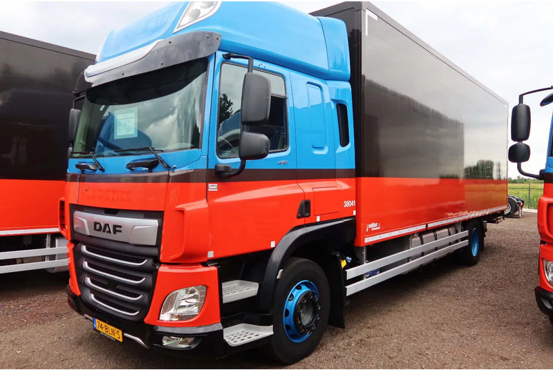 DAF CF 410 CF 410 - Box truck: picture 2 DAF CF 410 CF 410 - Box truck: picture 2