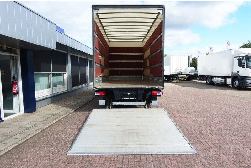 MAN TGL 12.250 Bakwagen + Laadklep DHollandia 2000 kg - Box truck: picture 4 MAN TGL 12.250 Bakwagen + Laadklep DHollandia 2000 kg - Box truck: picture 4