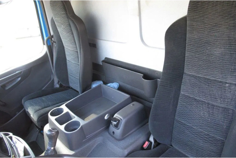 Mercedes-Benz Atego 1318L Euro 6 - Curtain side truck: picture 5 Mercedes-Benz Atego 1318L Euro 6 - Curtain side truck: picture 5