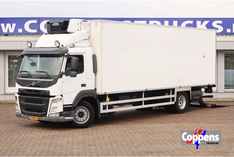 Volvo FM 330 4x2 Koel/Vries Carrier Supra 380 + Klep Dhollandia 2500 kg - Refrigerator truck: picture 1 Volvo FM 330 4x2 Koel/Vries Carrier Supra 380 + Klep Dhollandia 2500 kg - Refrigerator truck: picture 1