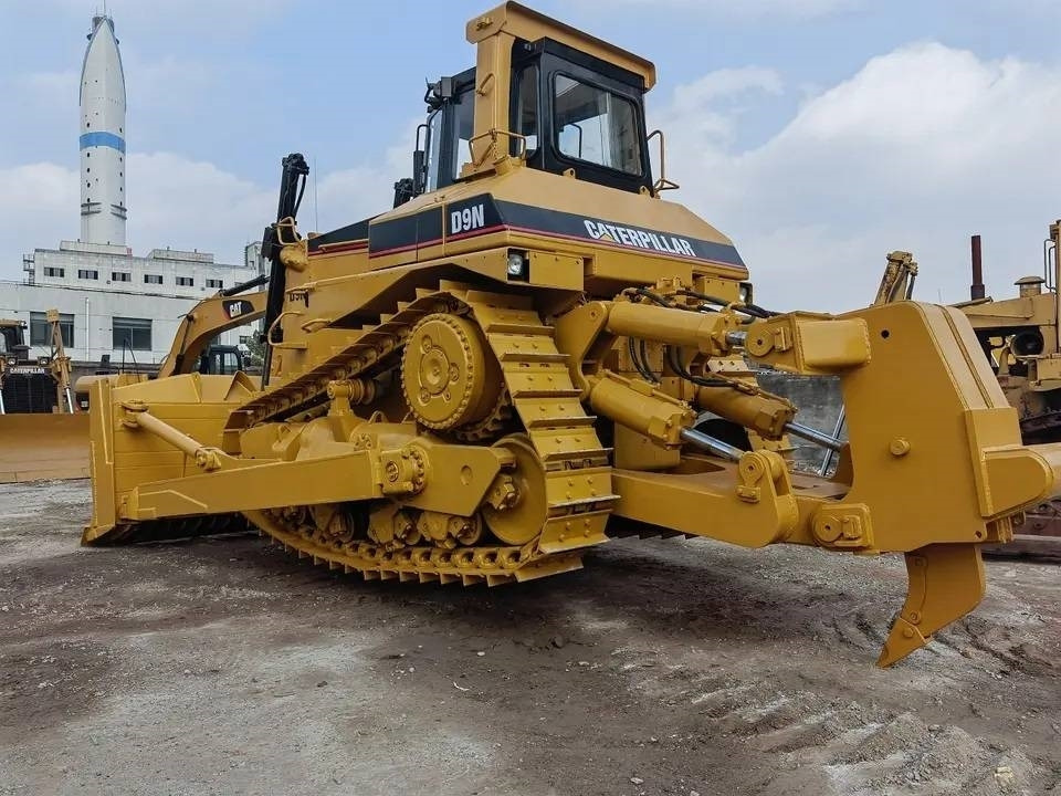 CAT D9N - Bulldozer: picture 5 CAT D9N - Bulldozer: picture 5